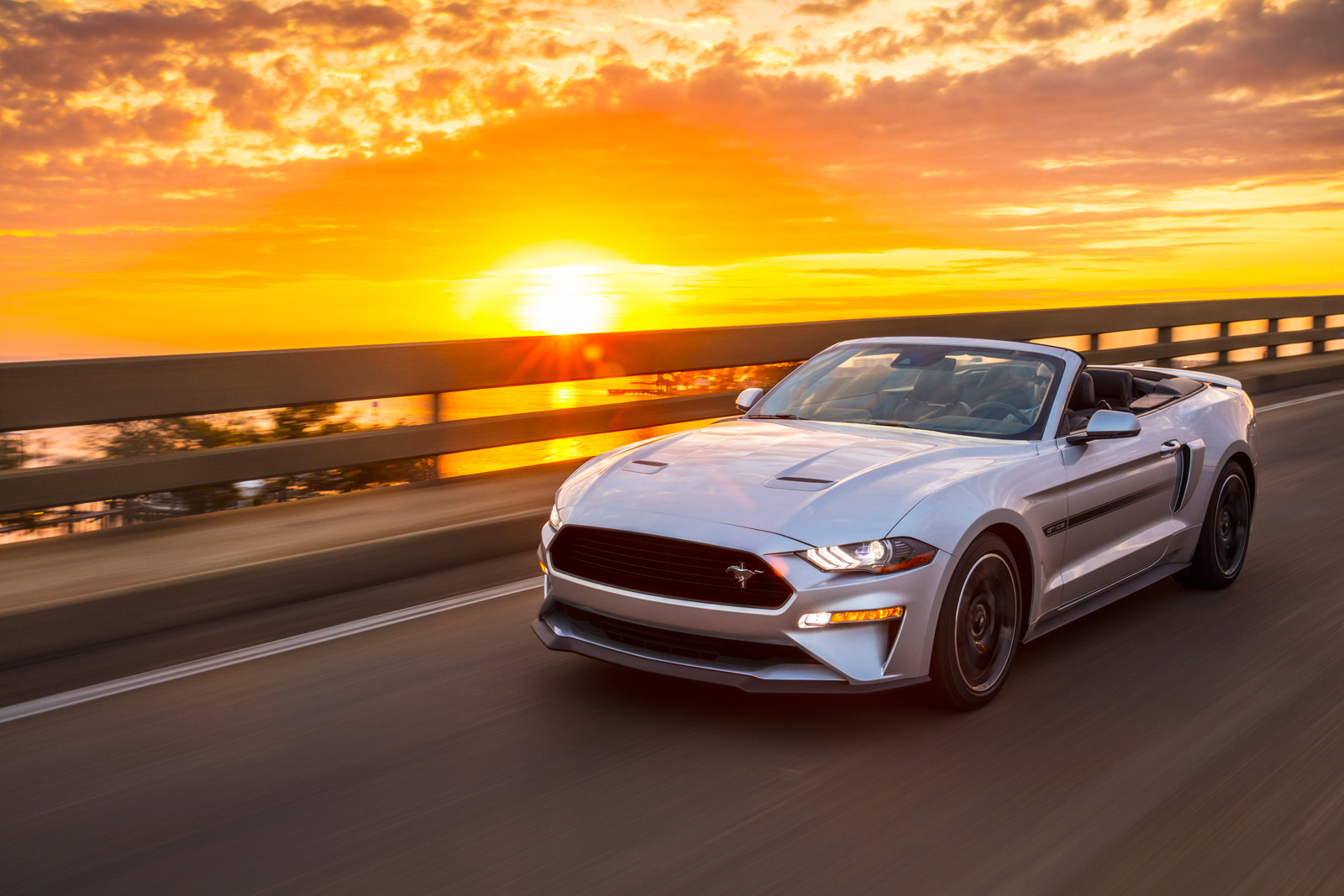 ชมภาพม้าป่าคะนองศึกตัวแรง Ford Mustang GT California Special รถยนต์ใหม่ 2019 AUTODEFT ข่าว